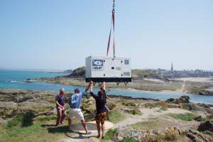 A genset winching in an island in Saint-Malo